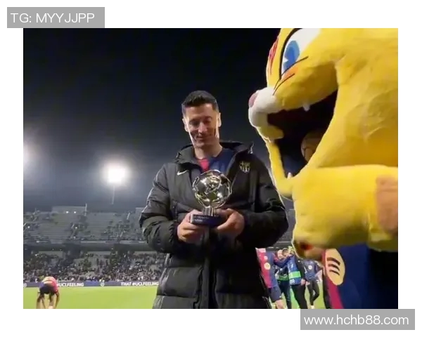 莱万在欧冠舞台上火力全开10场比赛打入12球领跑射手榜